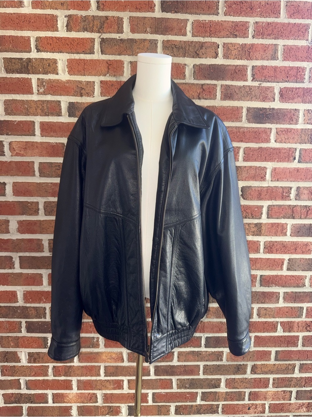 Roundtree & Yorke Black Leather Bomber Jacket